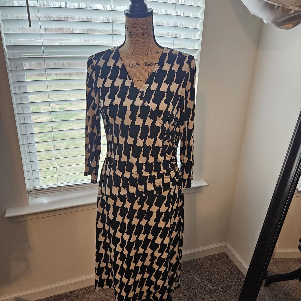 Black & Off-White Patterned V-Neck Wrap Dress